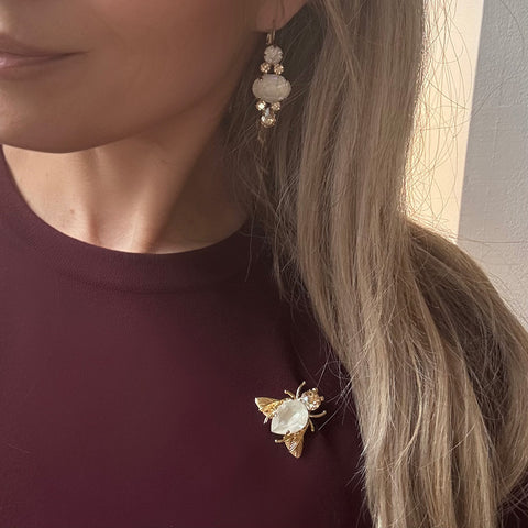 Witte oorhangers met Swarovski-stenen