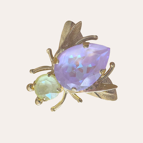 Vlieg broche met pastel-tinten