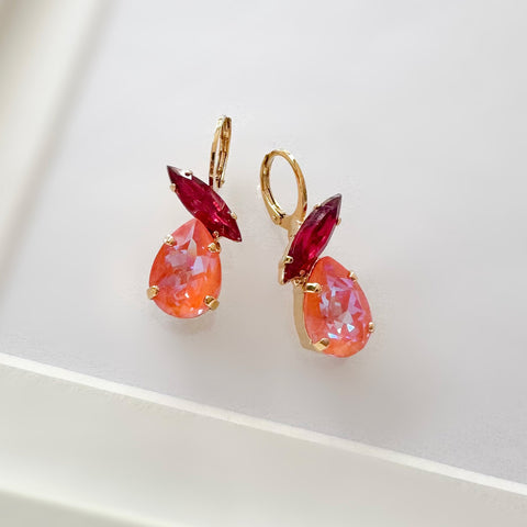 Oorhangers met fuchsia en oranje kristallen