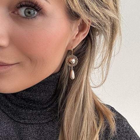 Notify me: Oorhangers met ornamentje en Mokka pareltjes