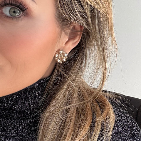 Earrings with mocha flowers
