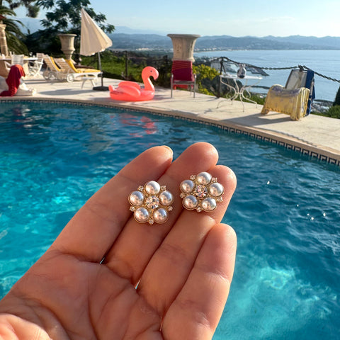 Earrings with mocha flowers