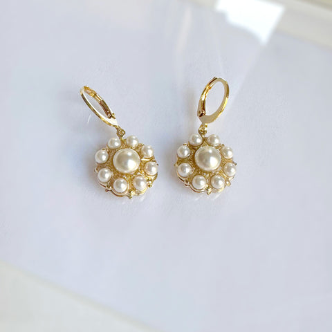 Royal earrings with pearls