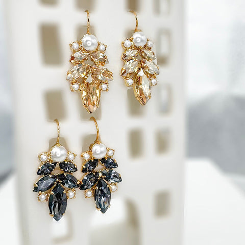 Oorhangers met zwarte kristallen en parels