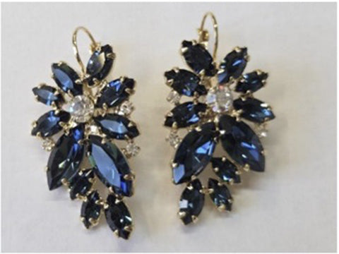 Statement oorhangers met donkerblauwe bloem