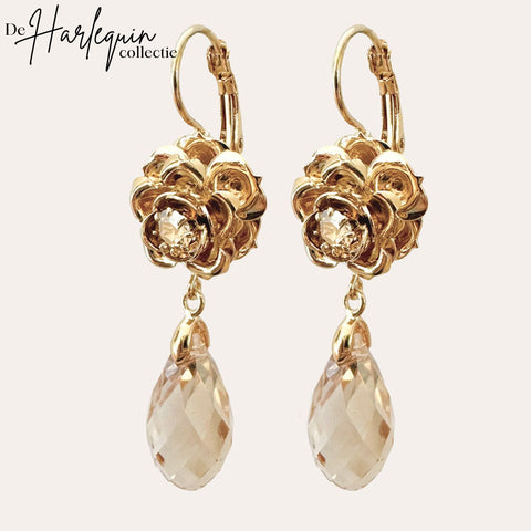 Oorhangers met bloem en gouden kristaldruppel