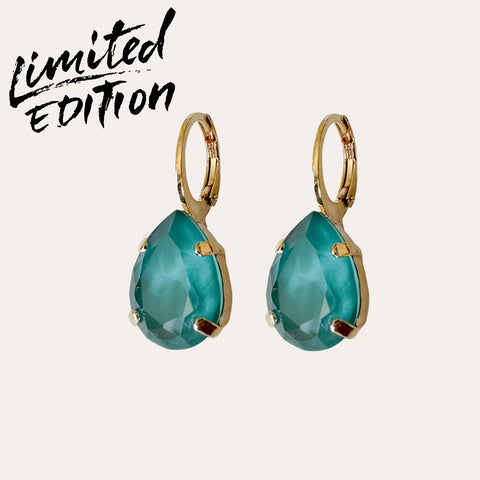 Summerdeal: Oorhangers met een appelblauwzeegroene druppel
