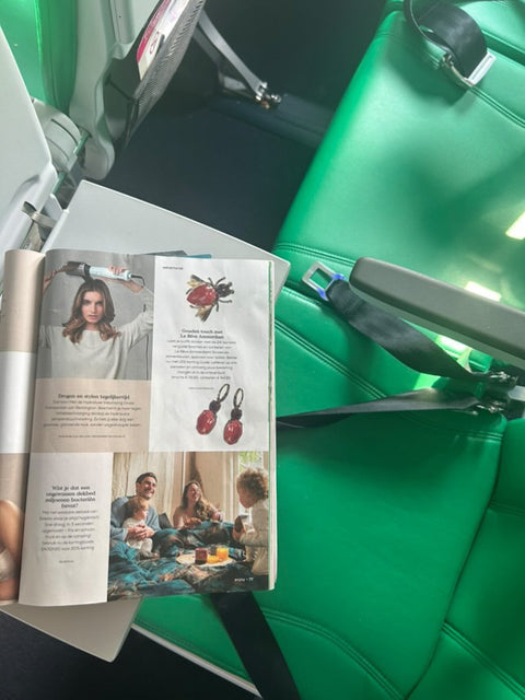 Notify me: Vlieg broche met fuchsia en oranje kristallen