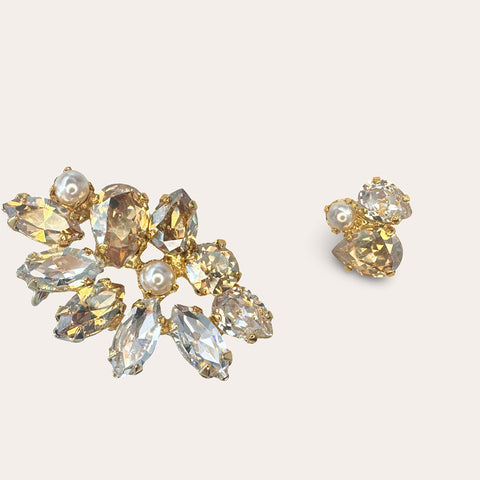 Oorklimmer (R) met kristallen en parels – statement oorbel