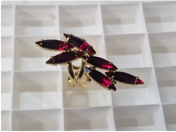 Statement ring with crystals