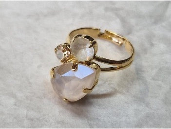 Ring met drie kristallen