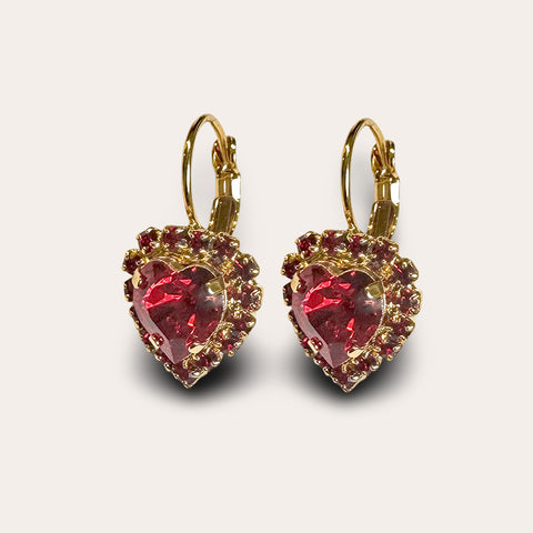 Oorhangers met rode hartjes