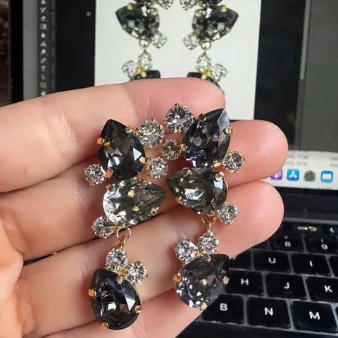 Luxe slanke zwarte statement-oorbellen