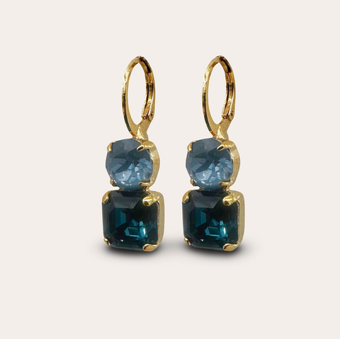 Oorhangers met donkerblauwe kristallen