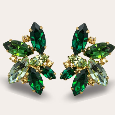 Grote oorknoppen bezet met 10 groene en gouden kristallen