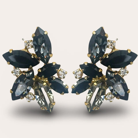 Grote zwarte oorknoppen bezet met 10 kristallen