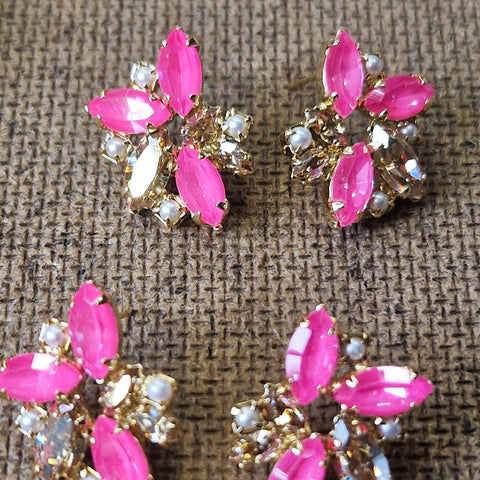 Notify me: Chique felroze oorstekers met Swarovski