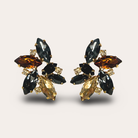 Kleine oorknoppen bezet met 10 kristallen