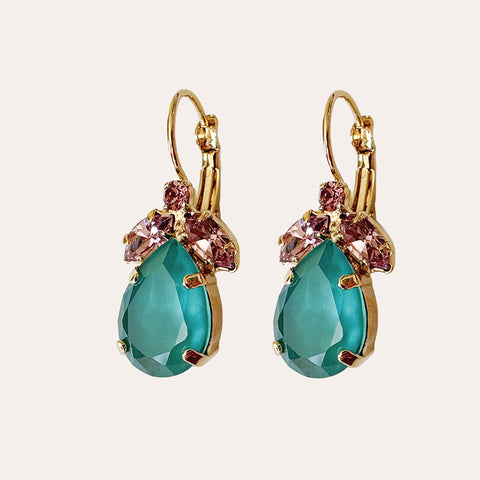 Summerdeal: Oorhangers met paarse blaadjes en een Swarovki-druppel