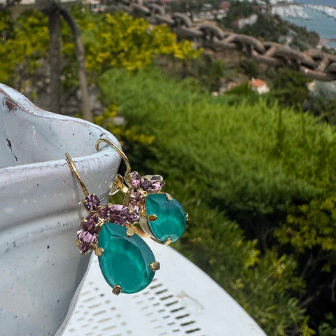 Summerdeal: Oorhangers met paarse blaadjes en een Swarovki-druppel