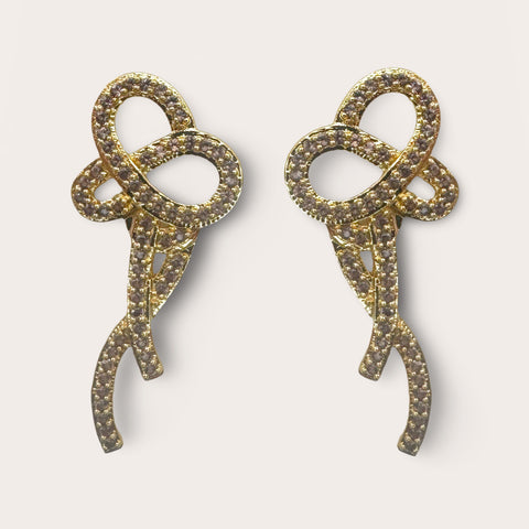 Strik oorstekertjes bezet met Rookkwarts