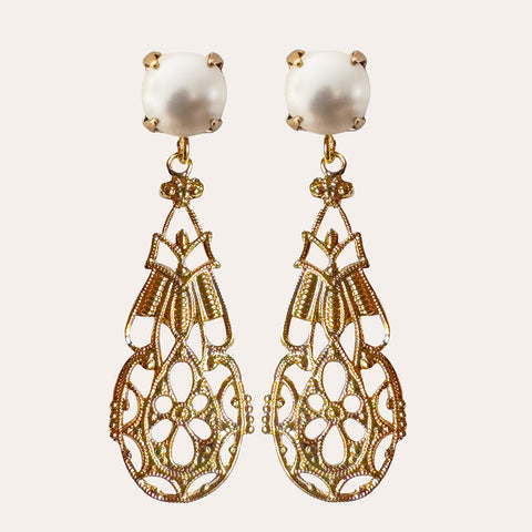Parel-oorsteker met gouden ornament-hanger