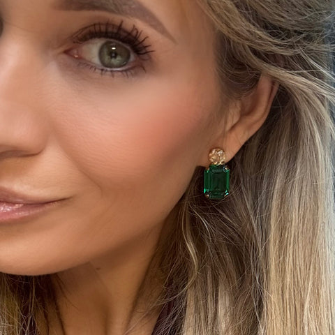 Oorstekers met groen kristal