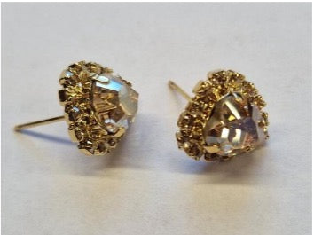 Gouden hartjes oorstekers met Swarovski kristallen