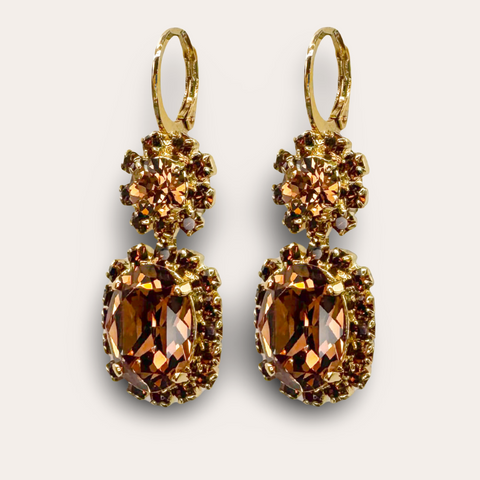 Oorhangers met glimmende bruine kristalletjes