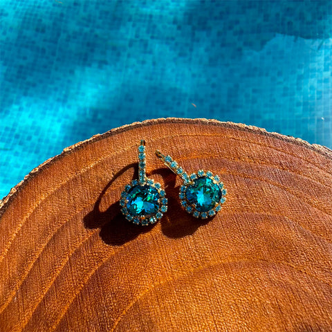 Oorhangers met oceaanblauwe kristallen