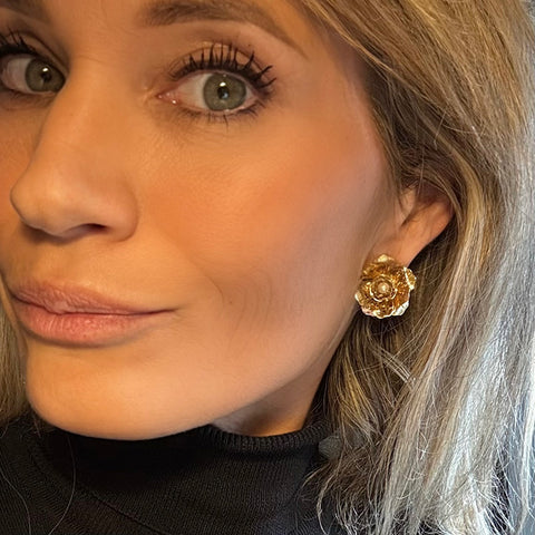 Bloem-oorknoppen met pareltje (m)