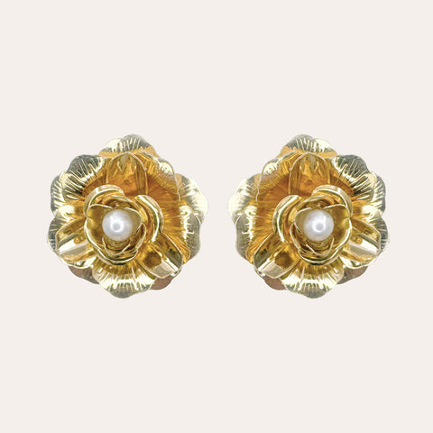 Earrings with mocha flowers