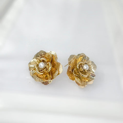 Bloem-oorknoppen met pareltje (m)