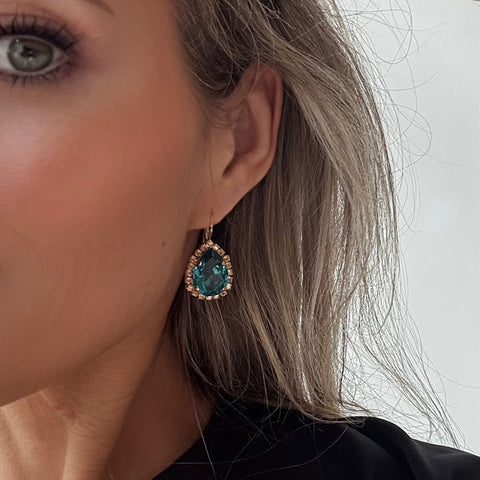 Oorhangers met grote, appelblauwzeegroene druppel