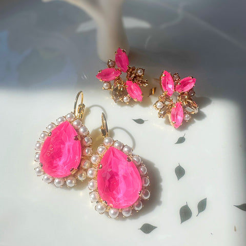 Notify me: Chique felroze oorstekers met Swarovski