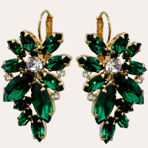 Statement oorhangers met smaragdgroene bloem