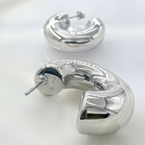 Charmante brede zilveren oorringen