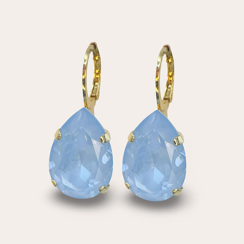 Oorhangers met een grote lichtblauwe druppel