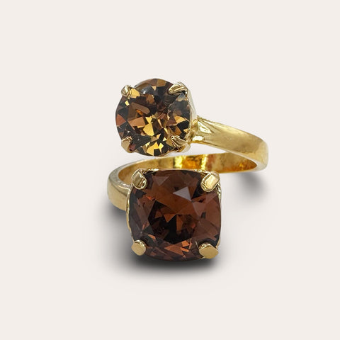 Green earrings with shiny crystals